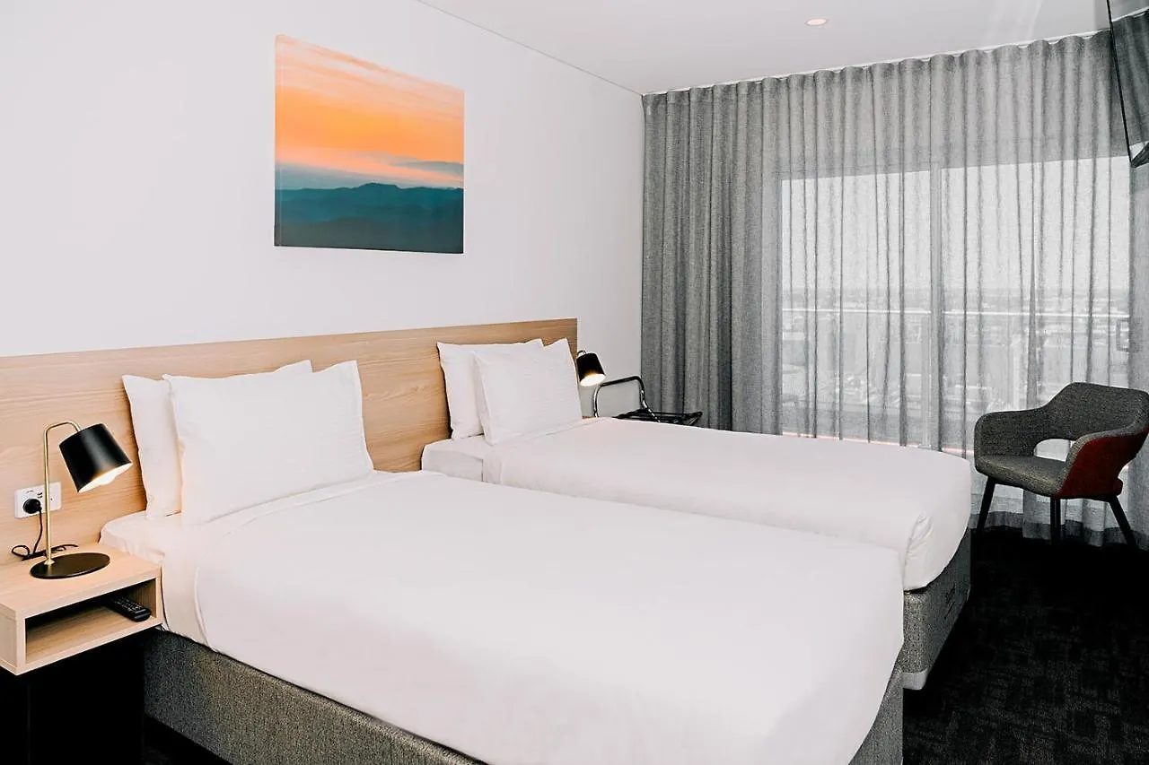 Toms Court Hotel Adelaide 4*,
