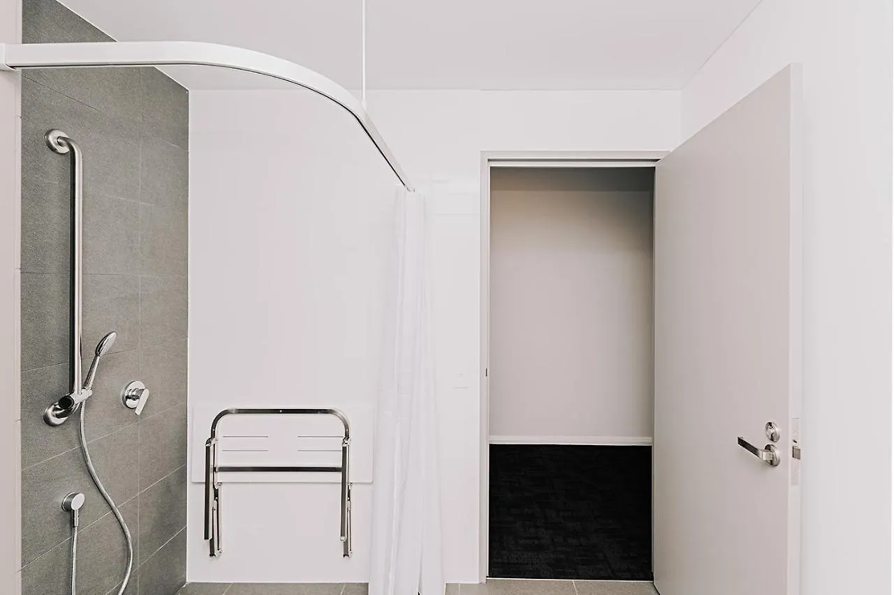 Toms Court Hotel Adelaide 4*,